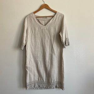 Linen dress with lace trim